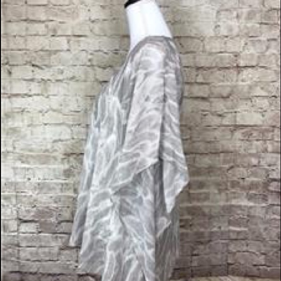 HALSTON HERITAGE Asymmetric Feather Print Blouse - Picture 2 of 7